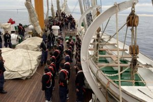 109 grumetes realizaron un embarco profesional a bordo del Buque Escuela "Esmeralda"