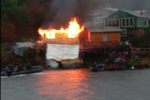 Autoridad Marítima de Puerto Edén colaboró en tareas de control de incendio de casa habitación