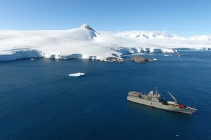 Buque de Transporte AP-41 “Aquiles” cumple 33 años al servicio de la Armada de Chile
