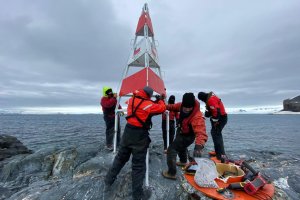 Armada efectuará mantención y renovación de señales marítimas en Territorio Chileno Antártico