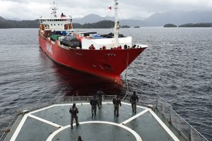 Autoridad Marítima de Punta Arenas coordinó despliegue ante amago de incendio en ferry en el sector de Canal Messier