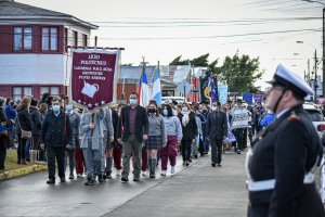 Gran concurrencia de la comunidad en conmemoración de la Glorias Navales en barrio "Arturo Prat" Punta Arenas