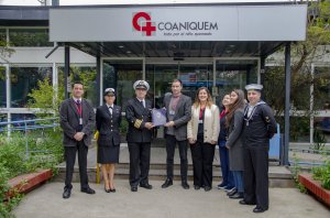 Armada de Chile entrega donación en colecta de COANIQUEM