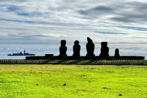 Fragata "Almirante Condell" efectuó recalada operativa en Isla de Pascua