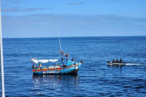 Cuarta Zona Naval sorprende a embarcación pesquera extranjera en Zona Económica Exclusiva