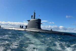 Submarino "General Carrera" arriba a Punta Arenas