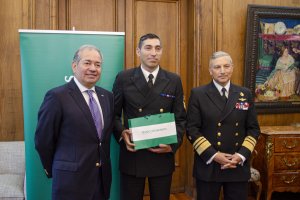 Sargento Segundo Marcos Mancilla recibe Premio “Marinero Fuentealba”